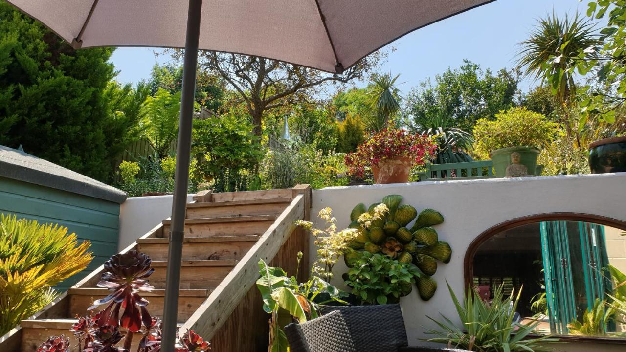 Colourful, Cosy City Home Bath Exterior foto